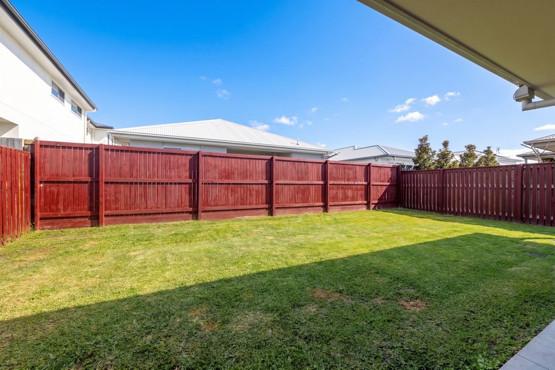 Photo - 3 Benjamen Crescent, Nirimba QLD 4551 - Image 10