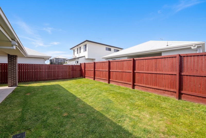 Photo - 3 Benjamen Crescent, Nirimba QLD 4551 - Image 11