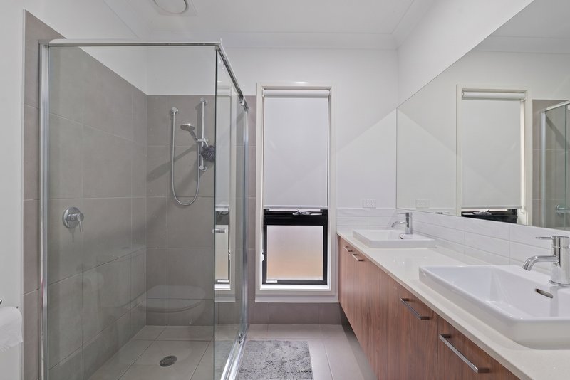 Photo - 3 Benjamen Crescent, Nirimba QLD 4551 - Image 14