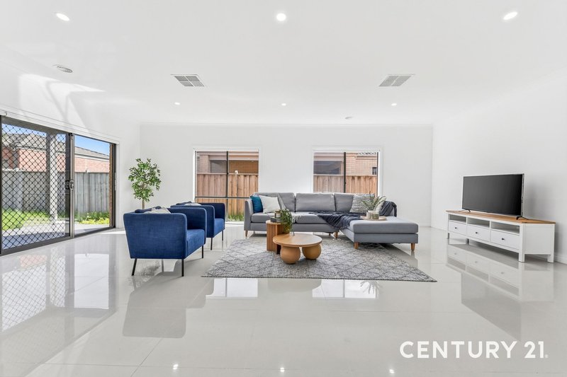 Photo - 3 Benmar Place, Lyndhurst VIC 3975 - Image 2