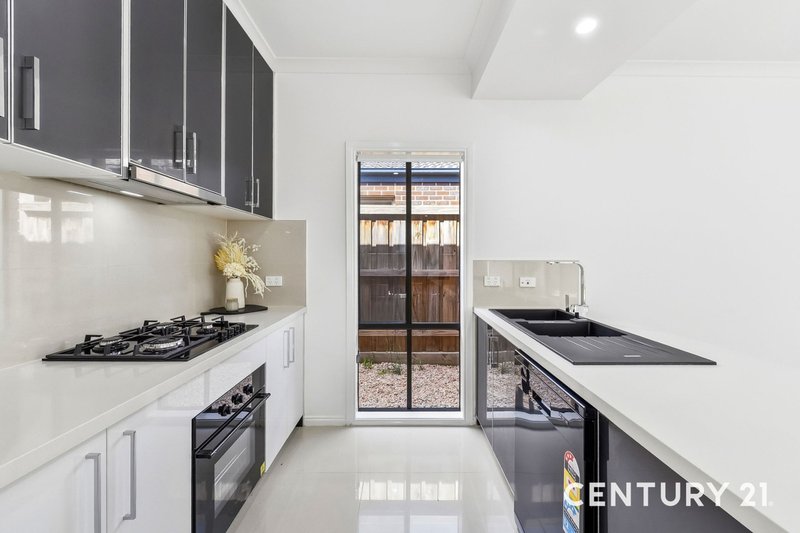 Photo - 3 Benmar Place, Lyndhurst VIC 3975 - Image 7