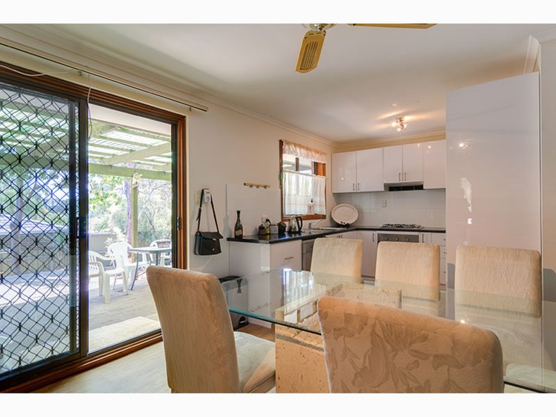 Photo - 3 Bennett Close, Aberfoyle Park SA 5159 - Image 3