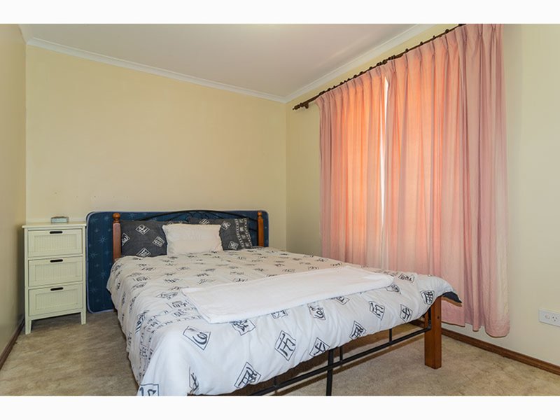 Photo - 3 Bennett Close, Aberfoyle Park SA 5159 - Image 12