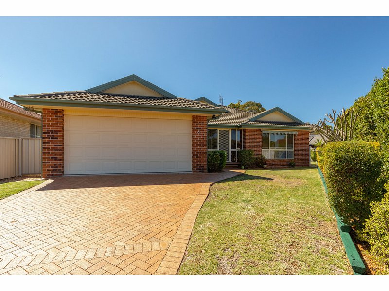 3 Bennett Place, Forster NSW 2428