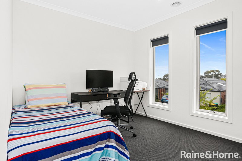 Photo - 3 Bentham Street, Roxburgh Park VIC 3064 - Image 7