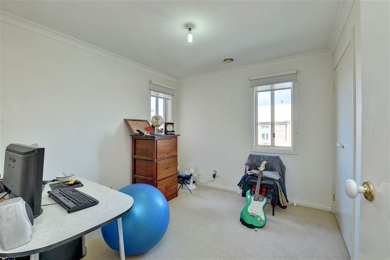 Photo - 3 Bentley Place, Ballarat VIC 3350 - Image 9