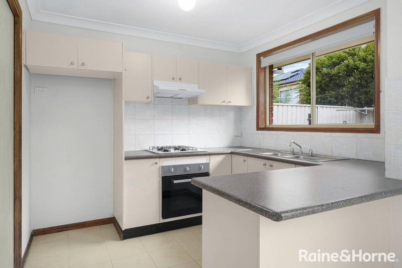 Photo - 3 Berrara Close, Prestons NSW 2170 - Image 4