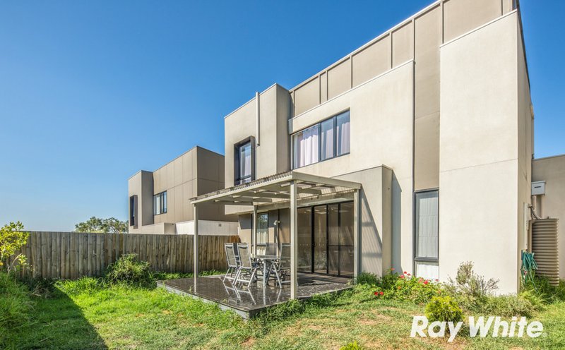 Photo - 3 Berry Yung Avenue, Burwood VIC 3125 - Image 7