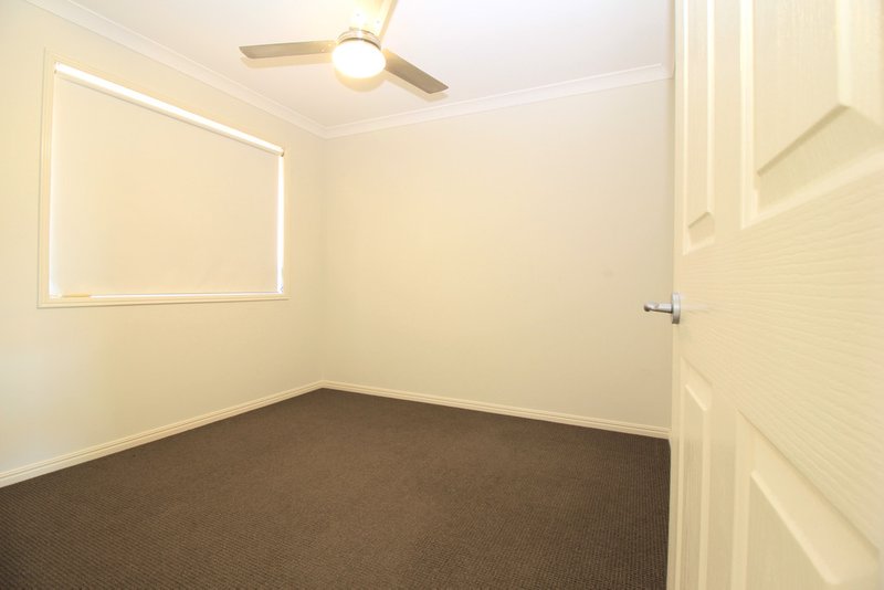 Photo - 3 Berthun Street, Emerald QLD 4720 - Image 14