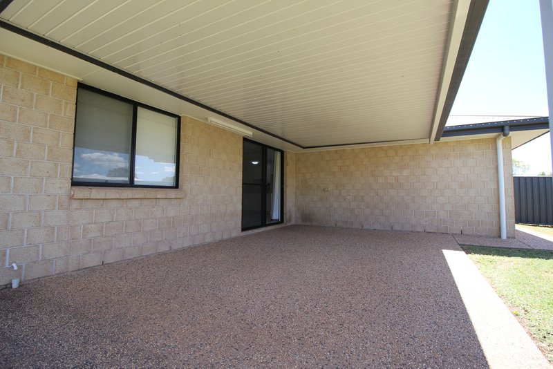 Photo - 3 Berthun Street, Emerald QLD 4720 - Image 17