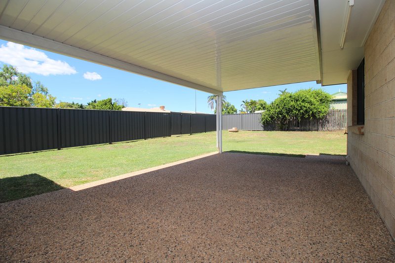 Photo - 3 Berthun Street, Emerald QLD 4720 - Image 18