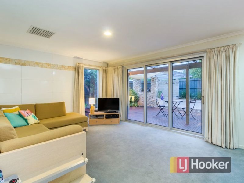 Photo - 3 Beth Court, Hampton Park VIC 3976 - Image 7