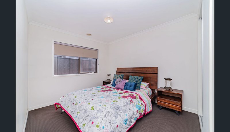 Photo - 3 Beveridge Drive, Roxburgh Park VIC 3064 - Image 4