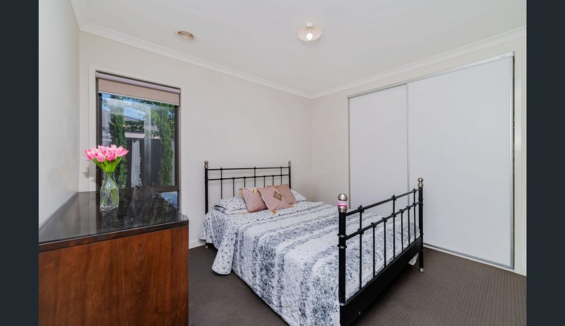 Photo - 3 Beveridge Drive, Roxburgh Park VIC 3064 - Image 6