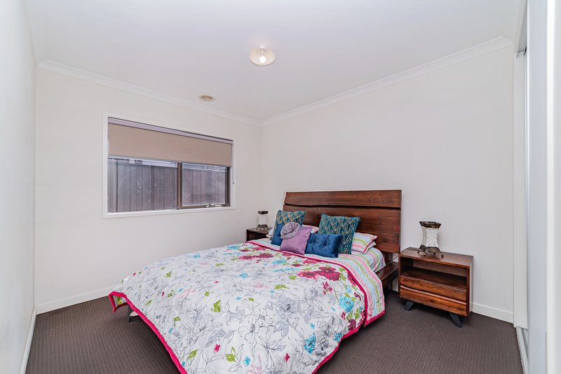 Photo - 3 Beveridge Drive, Roxburgh Park VIC 3064 - Image 17