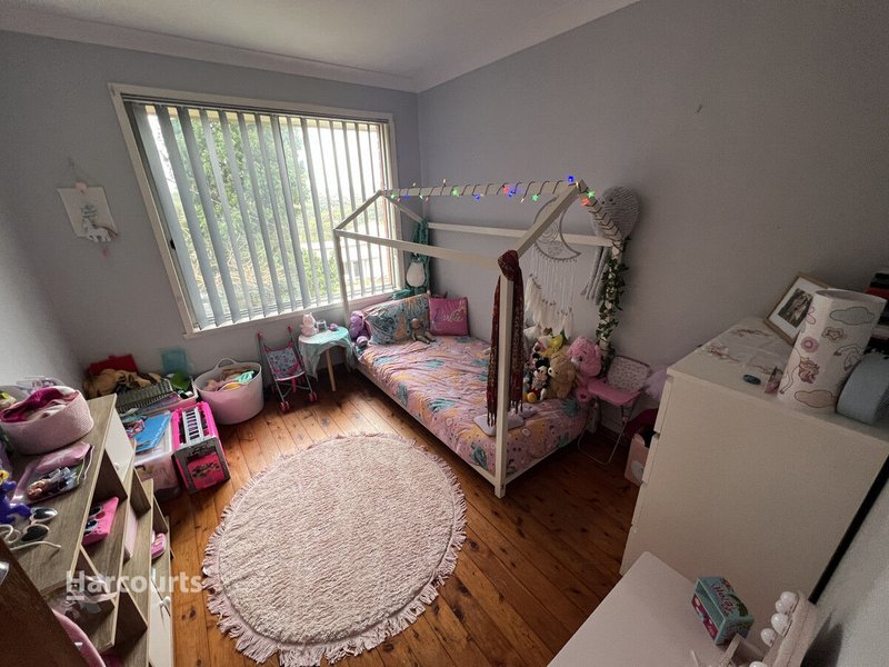 Photo - 3 Beverley Avenue, Unanderra NSW 2526 - Image 6
