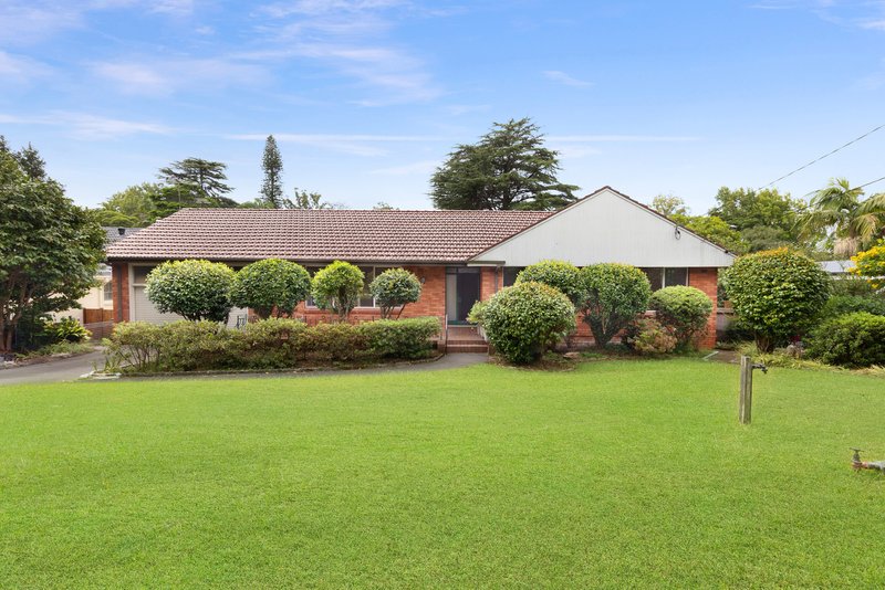 Photo - 3 Binnowee Avenue, St Ives NSW 2075 - Image 2