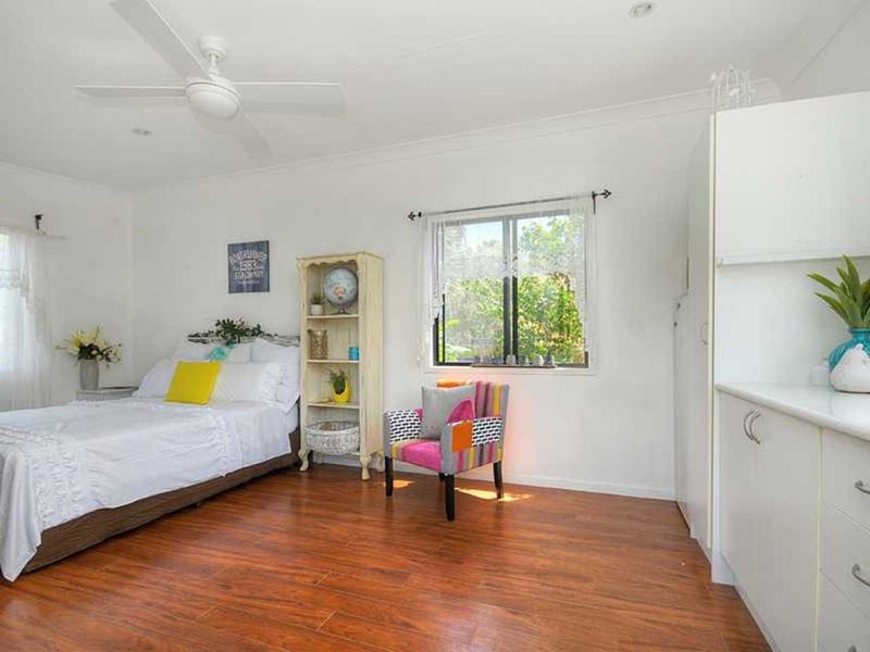 Photo - 3 Birribi Avenue, Nerang QLD 4211 - Image 7