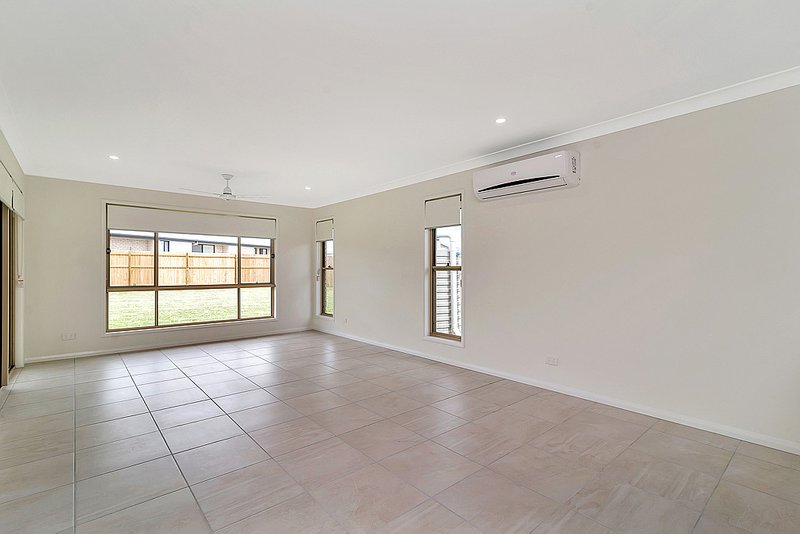 Photo - 3 Bishop Street, Cambooya QLD 4358 - Image 3