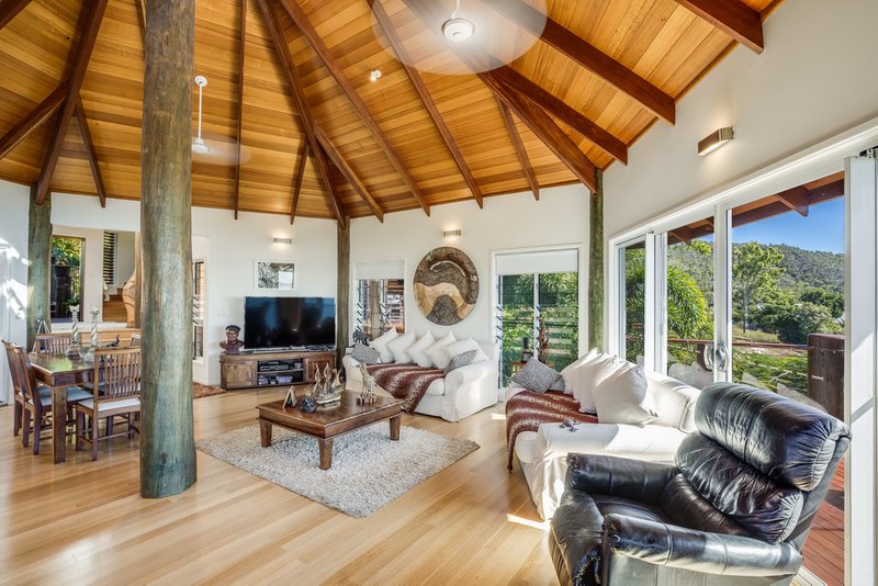 Photo - 3 Blackcurrant Drive, Hideaway Bay QLD 4800 - Image 7