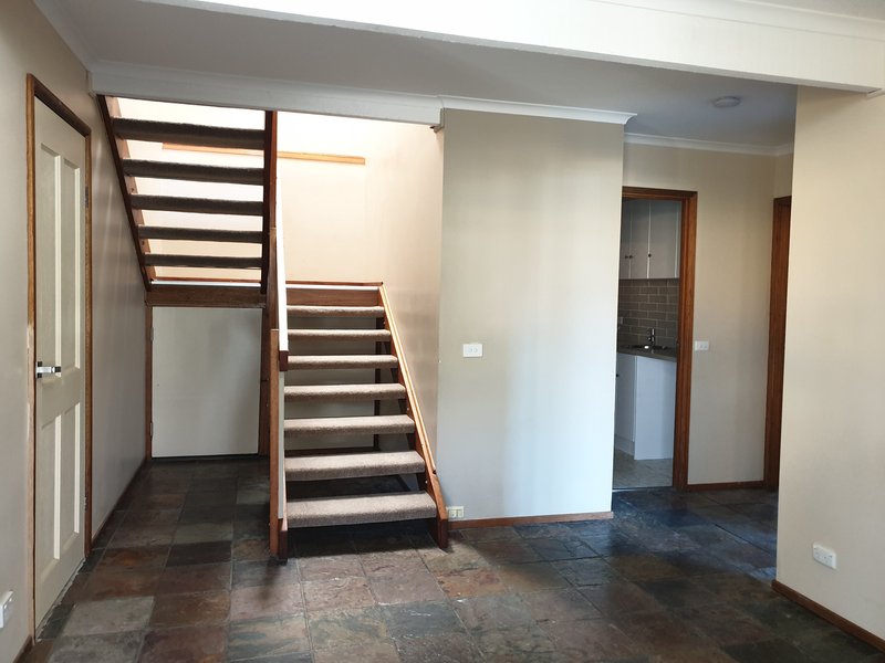 Photo - 3 Blomfield Crescent, Mittagong NSW 2575 - Image 8