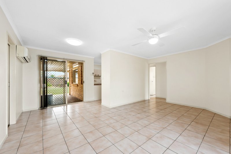 Photo - 3 Bloodwood Court, Rothwell QLD 4022 - Image 3