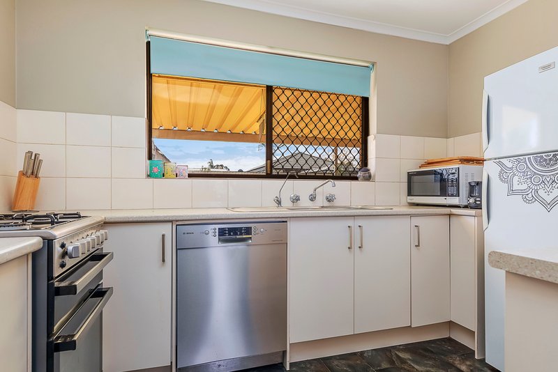 Photo - 3 Blueberry Road, Parafield Gardens SA 5107 - Image 6