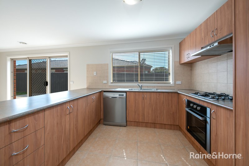 Photo - 3 Bolt Place, Sunbury VIC 3429 - Image 17