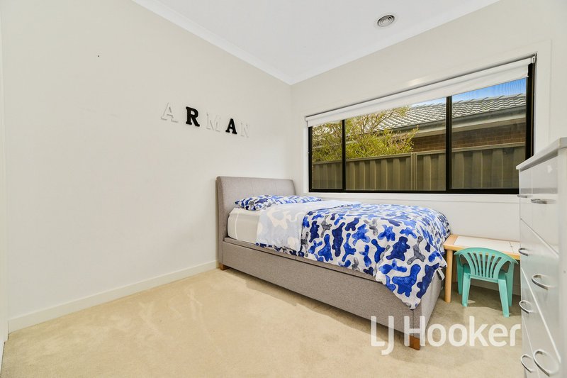 Photo - 3 Boonwurrung Street, Cranbourne East VIC 3977 - Image 9