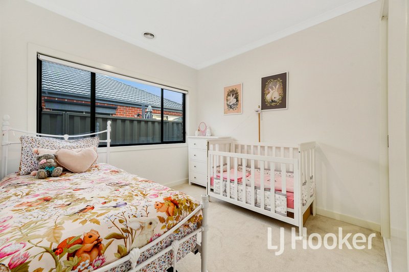 Photo - 3 Boonwurrung Street, Cranbourne East VIC 3977 - Image 10