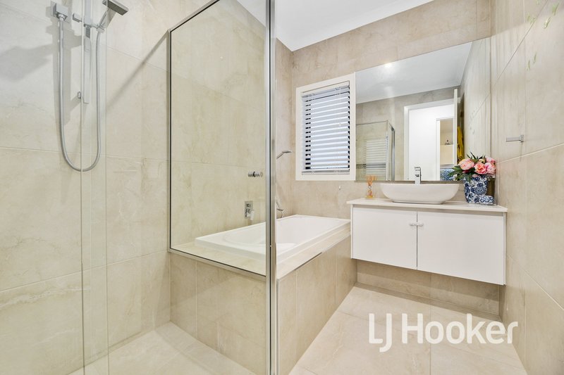 Photo - 3 Boonwurrung Street, Cranbourne East VIC 3977 - Image 11