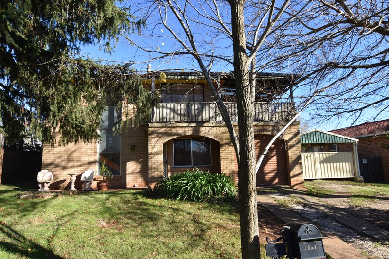 Photo - 3 Boronia Crescent, Orange NSW 2800 - Image 1
