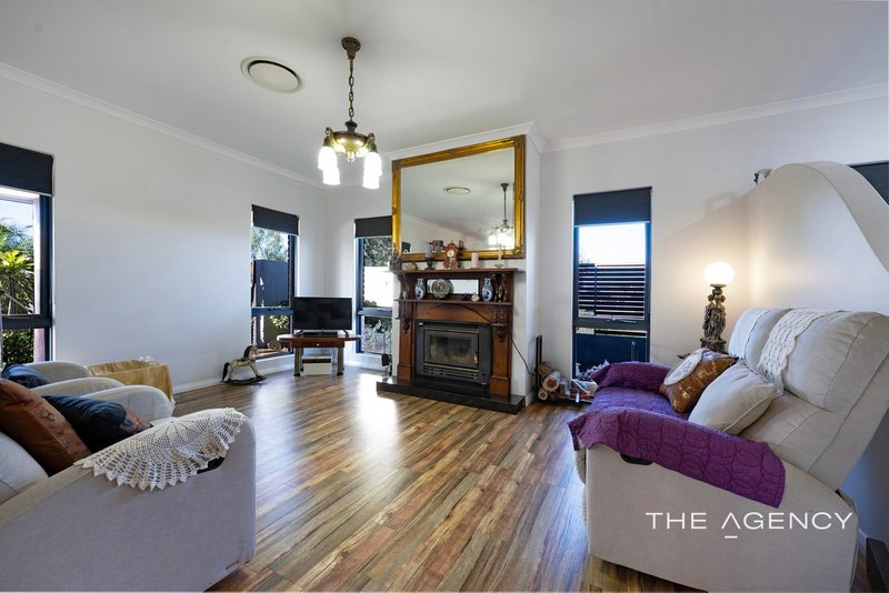 Photo - 3 Bottlebrush Close, Woorree WA 6530 - Image 4