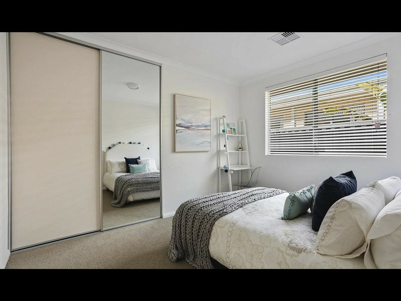 Photo - 3 Boudicca Drive, Forrestdale WA 6112 - Image 7