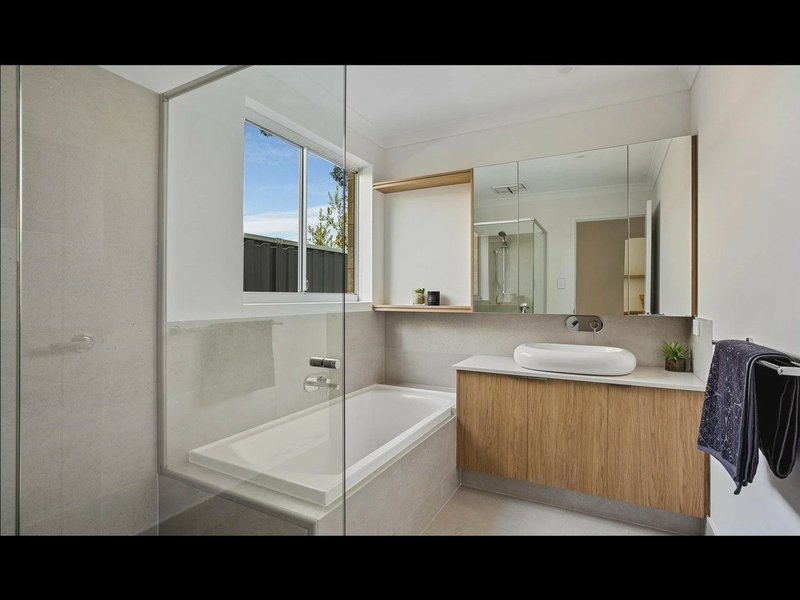 Photo - 3 Boudicca Drive, Forrestdale WA 6112 - Image 8