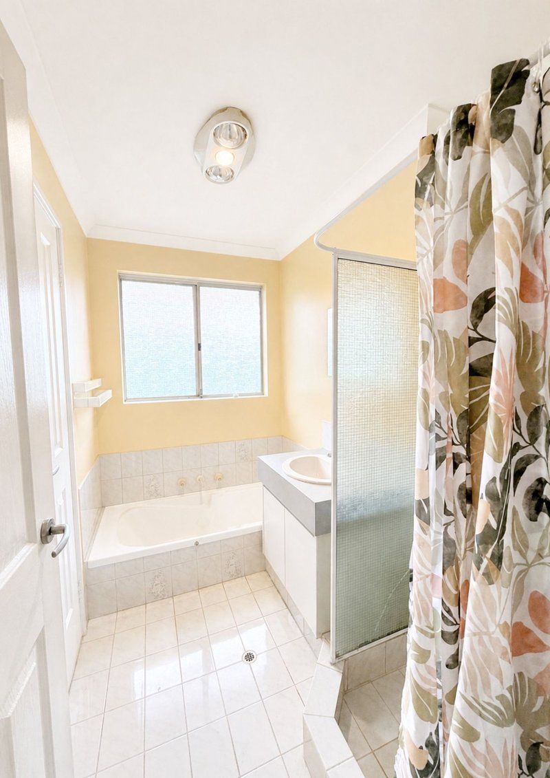 Photo - 3 Bougainvillea Court, Marangaroo WA 6064 - Image 5