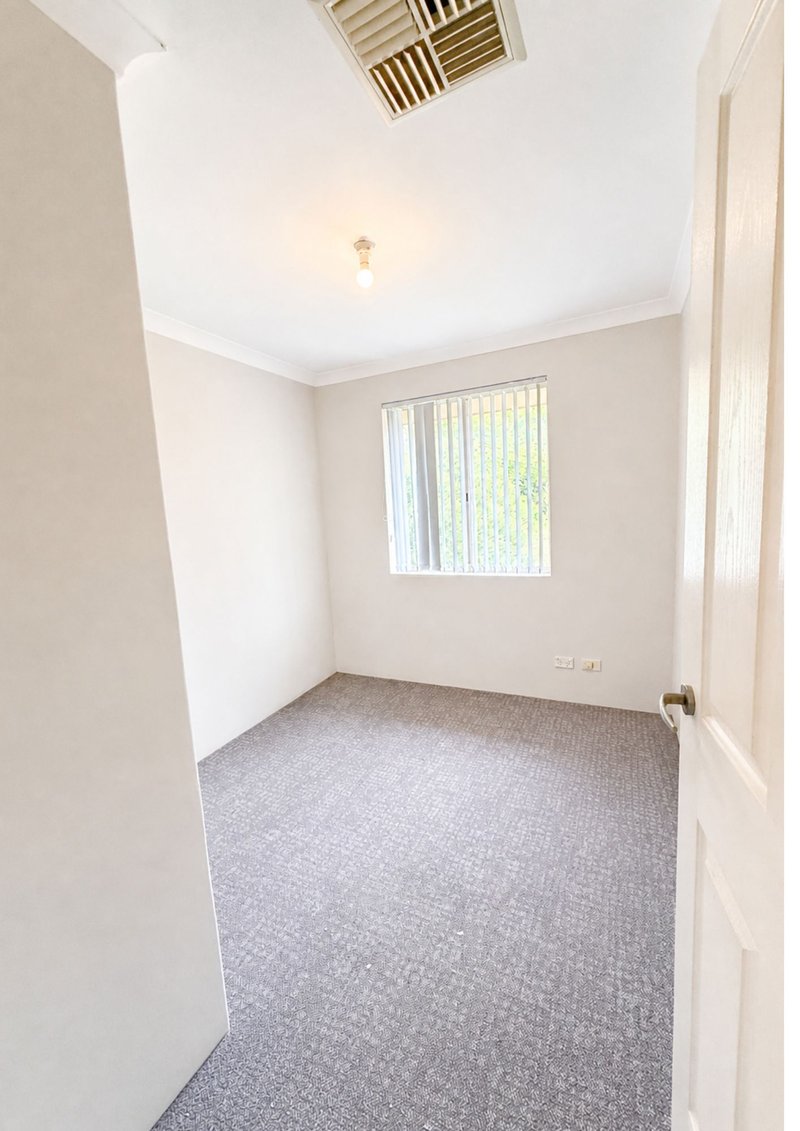 Photo - 3 Bougainvillea Court, Marangaroo WA 6064 - Image 10
