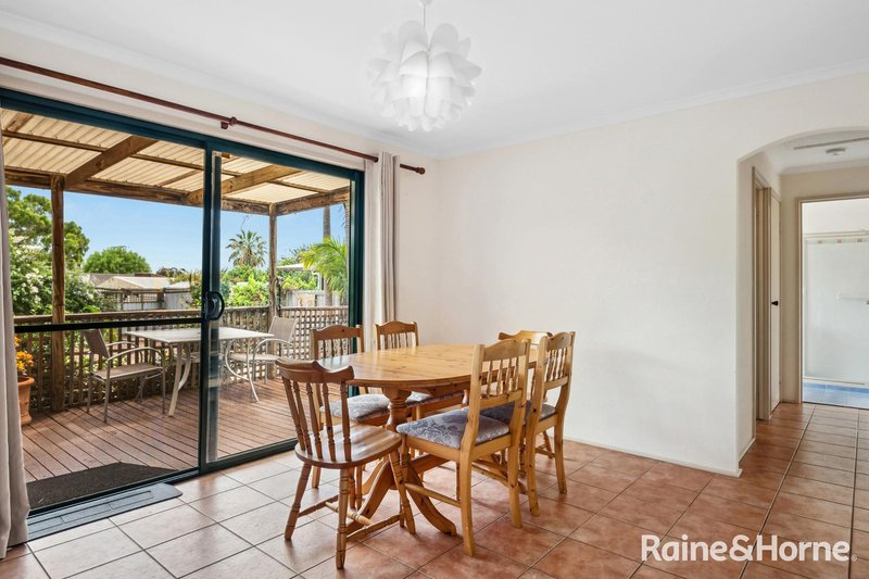 Photo - 3 Braemar Avenue, Morphett Vale SA 5162 - Image 4