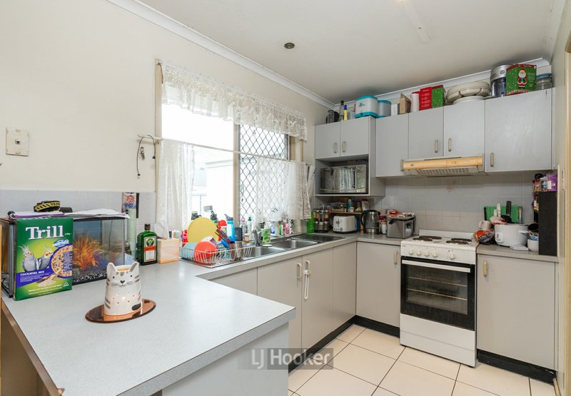 Photo - 3 Brandon Street, Marsden QLD 4132 - Image 3