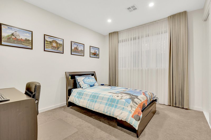 Photo - 3 Breccia Street, Craigieburn VIC 3064 - Image 18