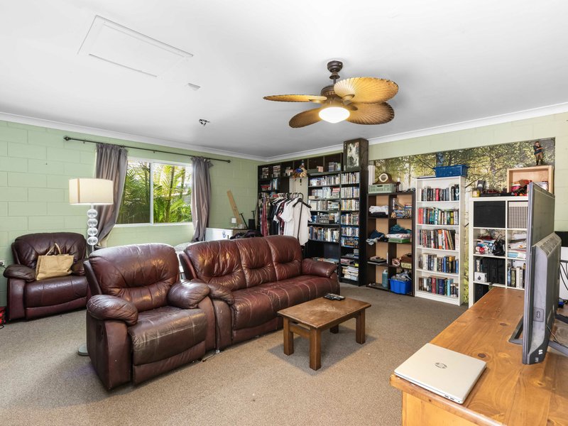 Photo - 3 Briana Street, Caloundra West QLD 4551 - Image 3