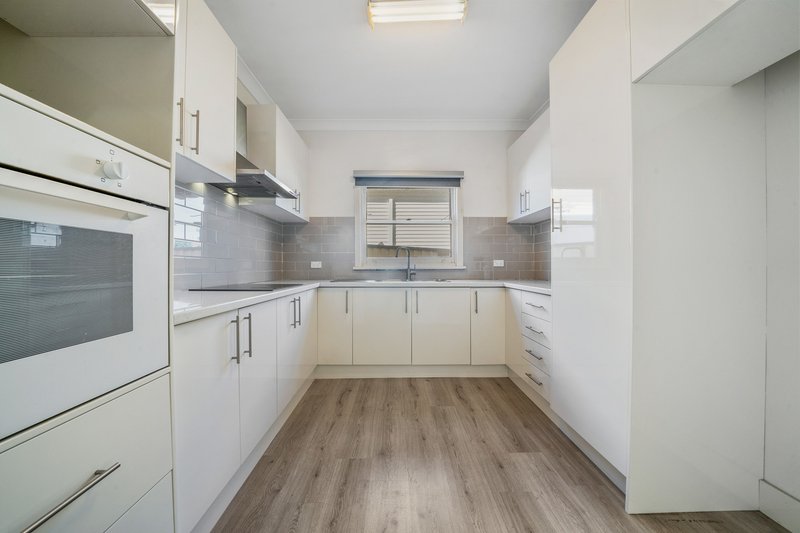 Photo - 3 Bridge View Street, Blacktown NSW 2148 - Image 2