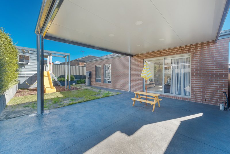 Photo - 3 Brio Drive, Craigieburn VIC 3064 - Image 12