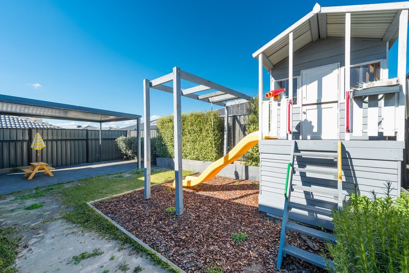 Photo - 3 Brio Drive, Craigieburn VIC 3064 - Image 13