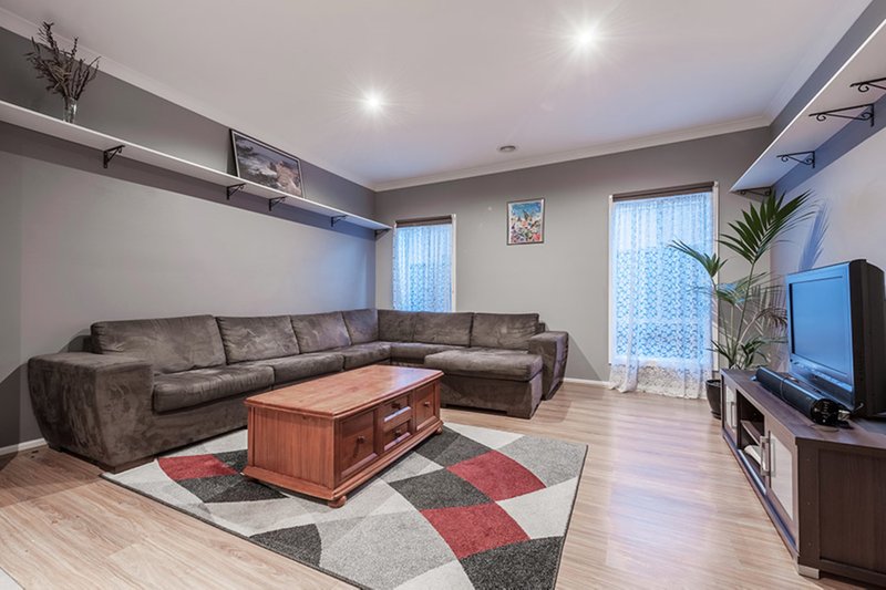 Photo - 3 Brixton Place, Craigieburn VIC 3064 - Image 6