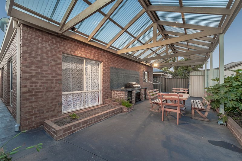 Photo - 3 Brixton Place, Craigieburn VIC 3064 - Image 9