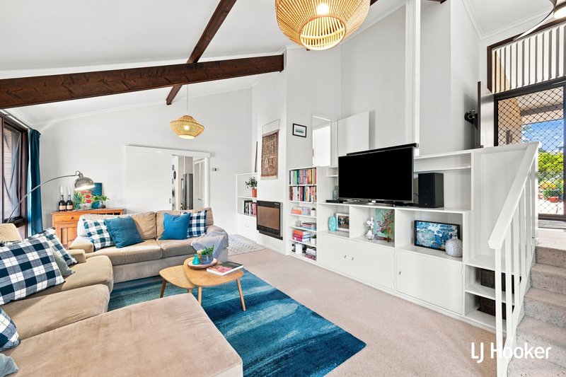 Photo - 3 Broadbent Street, Scullin ACT 2614 - Image 2