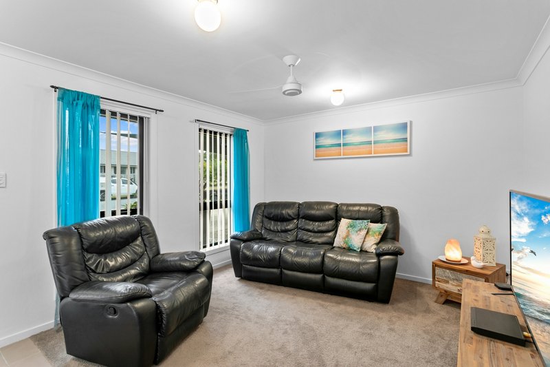 Photo - 3 Broadleaf Pl , Ningi QLD 4511 - Image 5