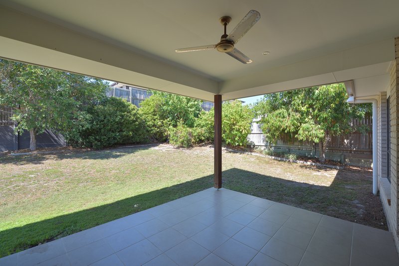 Photo - 3 Broadwater Place, New Auckland QLD 4680 - Image 6