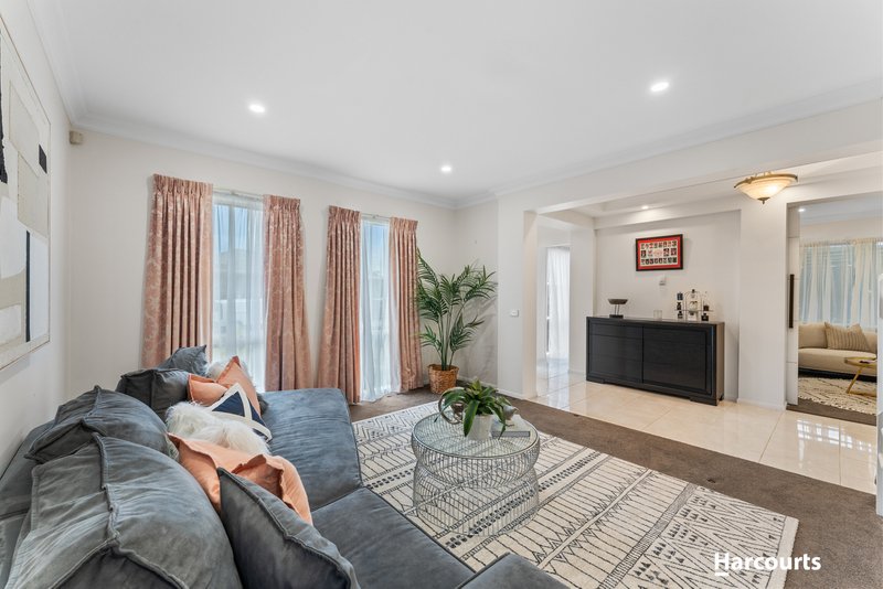 Photo - 3 Brooklyn Bay Close, Rowville VIC 3178 - Image 3